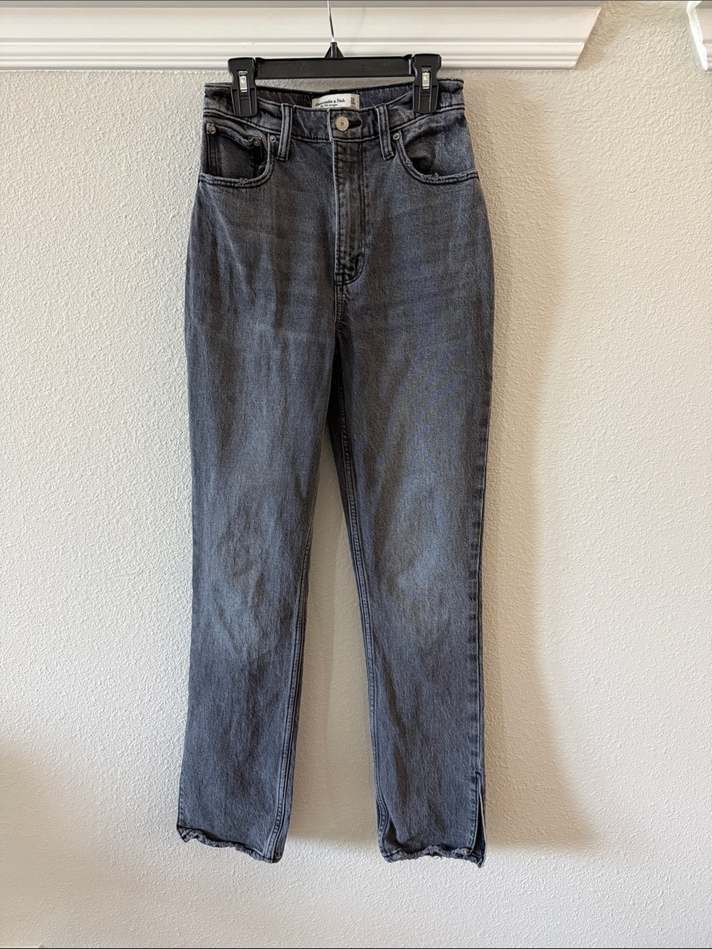 Abercrombie & Fitch Women’s Curve Love 90’s Straight Ultra High Rise Jeans